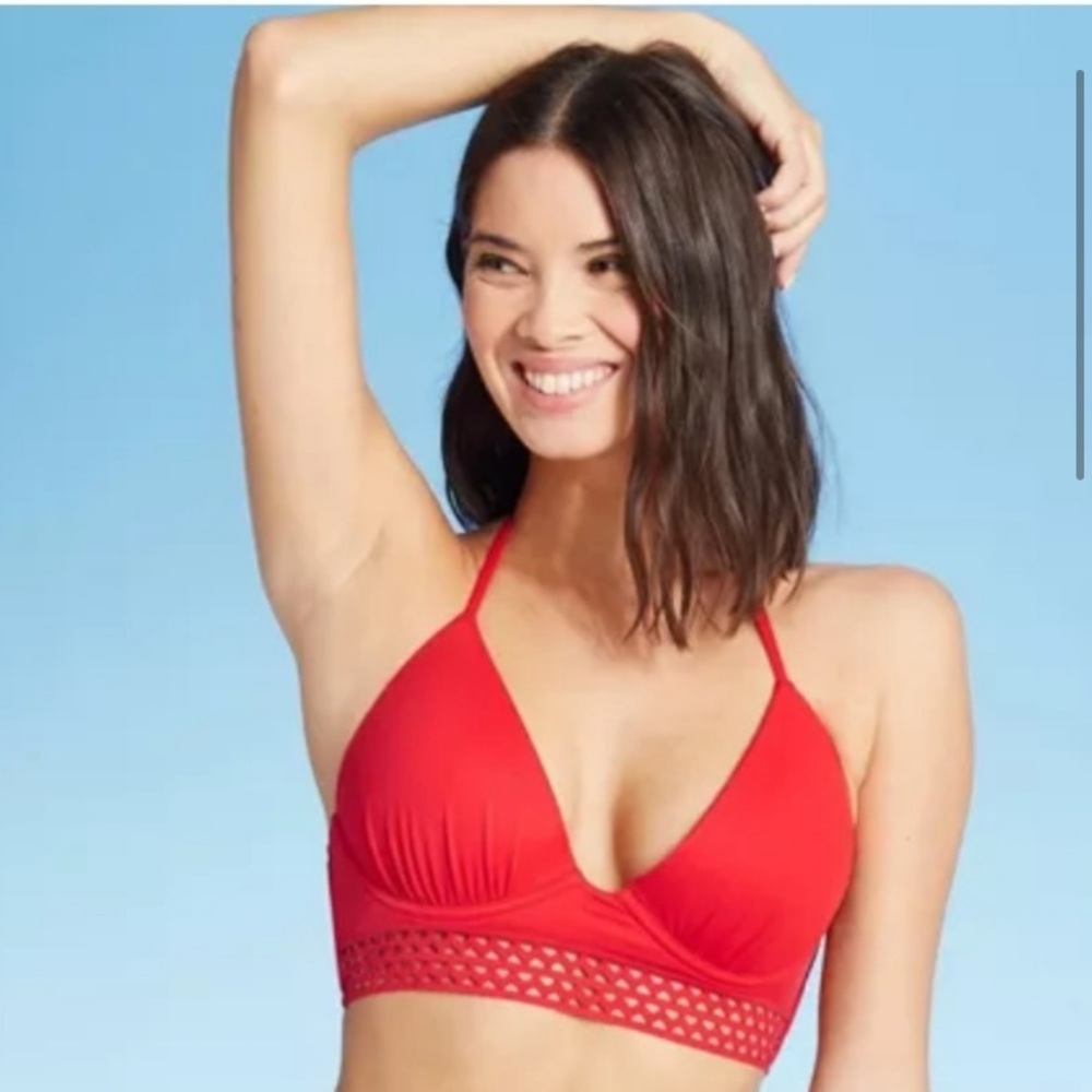 Red bikini - Picture 3 of 7